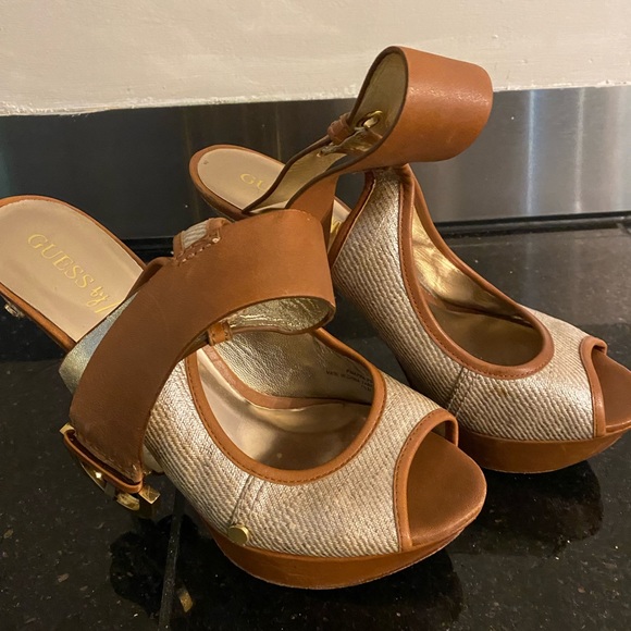 Size 8 - Picture 4 of 4